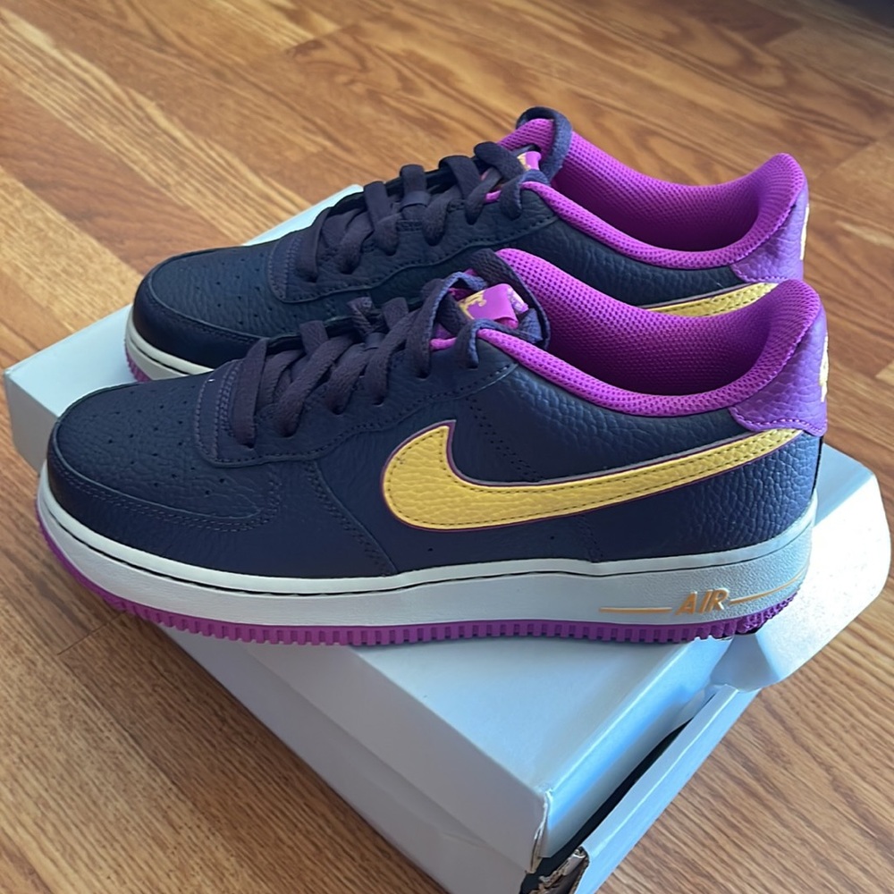 Nike Air Force 1 Low - Picture 2 of 9